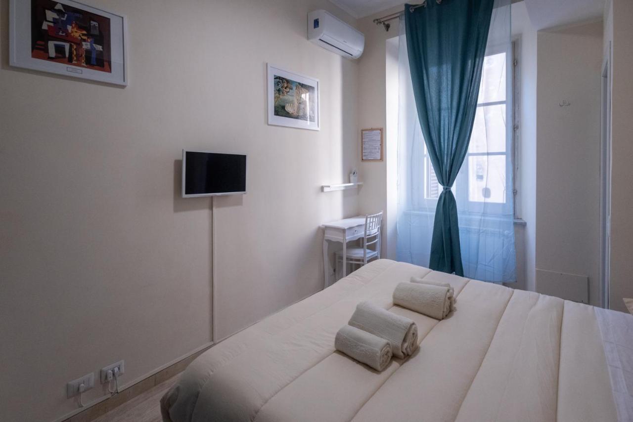 Room With Independent Entrance - Termini/Aquarium ローマ エクステリア 写真